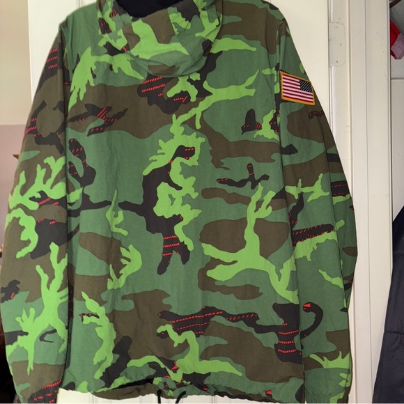 Nike Green and Brown Camouflage Jacket - Picture 8 of 8